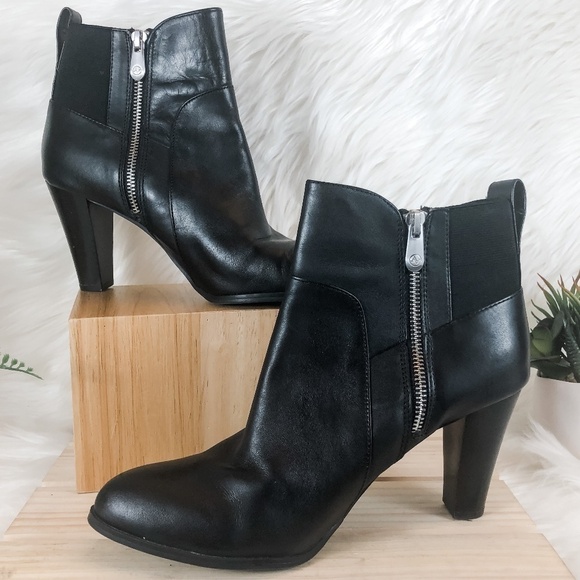 Adrienne Vittadini Black Heel Stretch Bootie - Picture 1 of 7